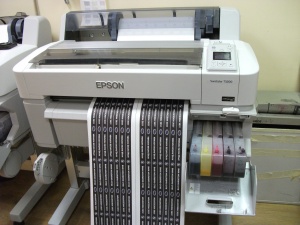 плоттер Epson SureColor T3200 с большим набором комплектующих