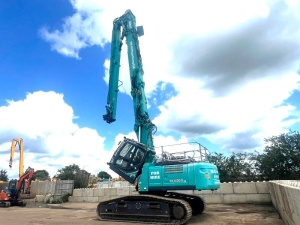 : Высокодемolitionный экскаватор Kobelco SK400DLC-10 26M (2021)