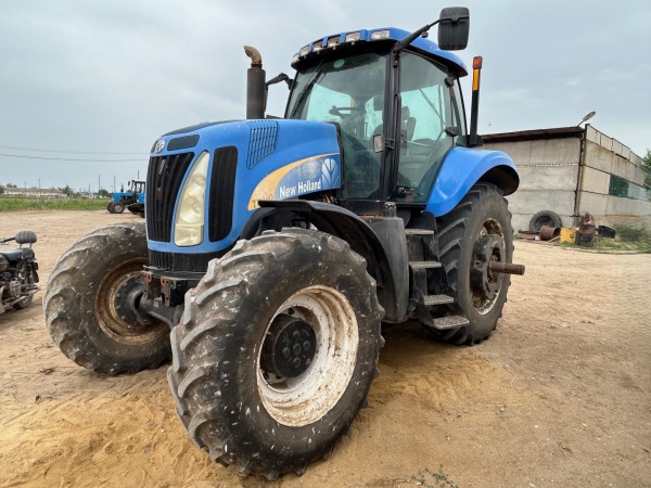 Трактор New Holland T8040