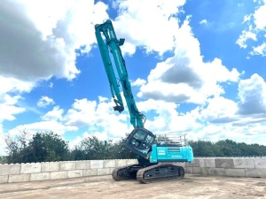 : Высокодемolitionный экскаватор Kobelco SK400DLC-10 26M (2021)