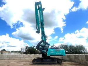 : Высокодемolitionный экскаватор Kobelco SK400DLC-10 26M (2021)