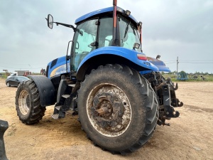 Трактор New Holland T8040