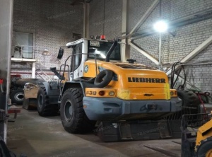 Колесный погрузчик Liebherr L538, VIN: VATZ0433tzb034933, год выпуска: 2014, двигатель № 2013033732, № ведущего моста 745437/767902, цвет: